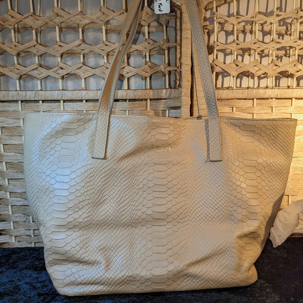 Used Gigi New York shopping tote